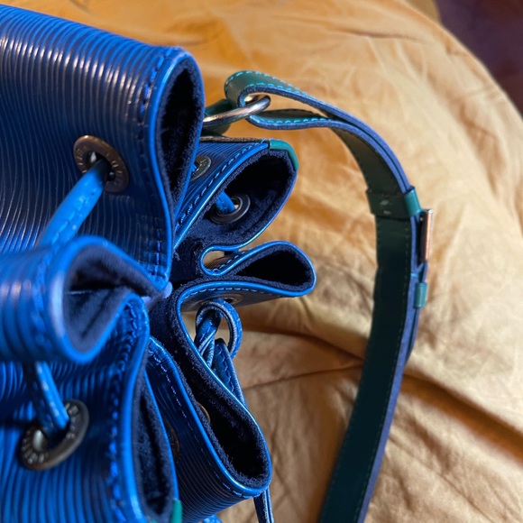 Authentic Louis Vuitton GM Epi Color Block Bucket Bag - Picture 16 of 16